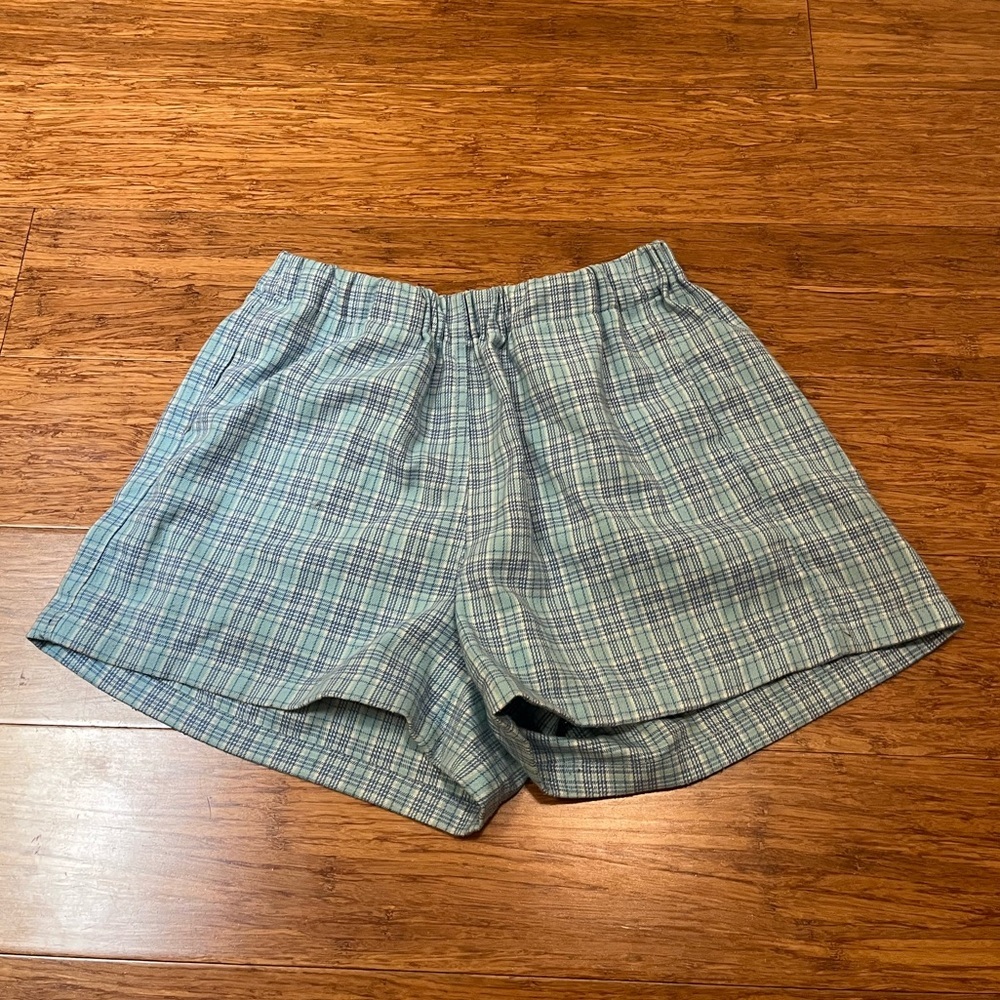 Brandy Melville Blue and White Shorts w/ pockets elastic waist. Small